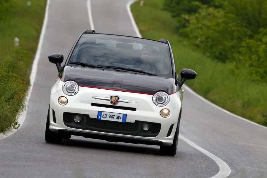  Abarth 500C 2010 года  (фото 14 из 48)